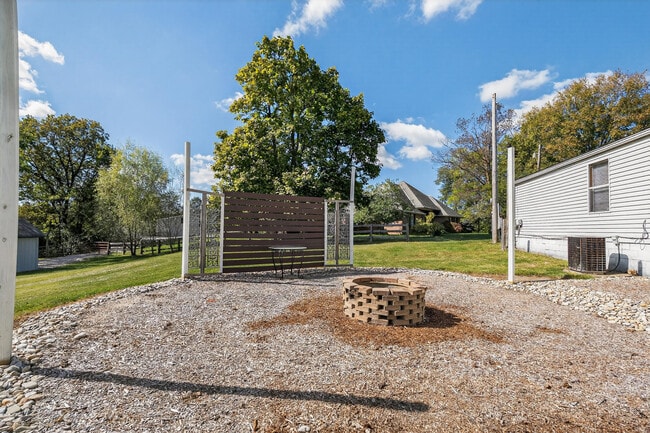 Building Photo - 9166 Porter Rd