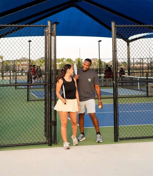 Building Photo - 27711 Seascape Vlg Dr