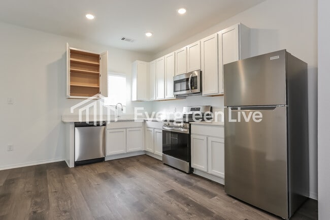 Building Photo - 1255 Tsar Rd