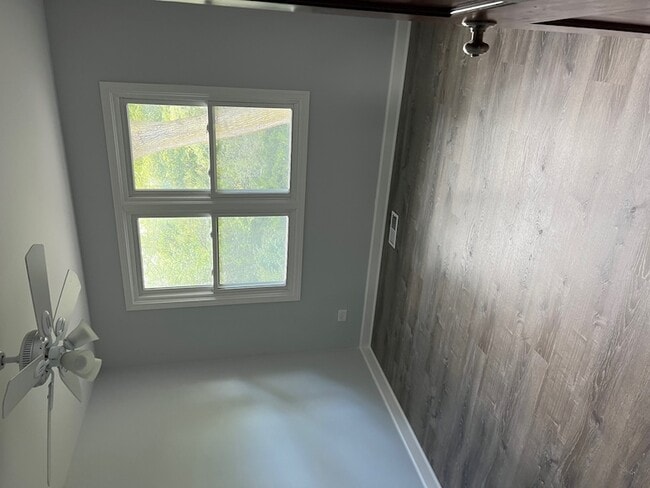 Building Photo - 926 W Aspen Dr