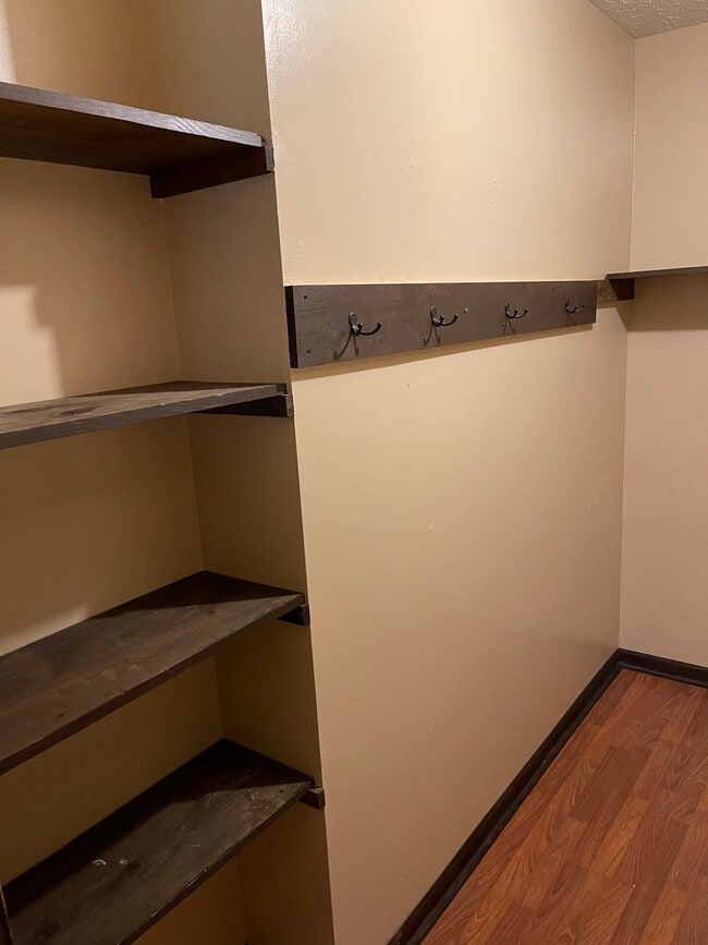 Building Photo - Available July 25th!!! No showings until June 1st