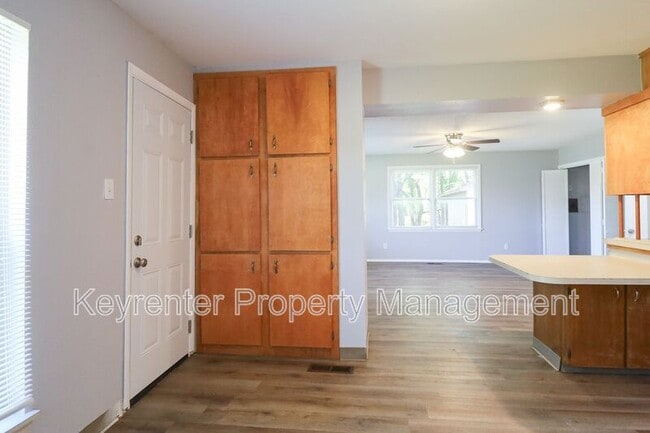 Building Photo - 526 S 39th W Ave