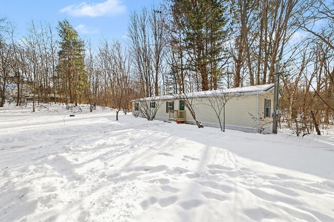 Building Photo - 3 Bedroom, 2 Bath Rental - $1550/month