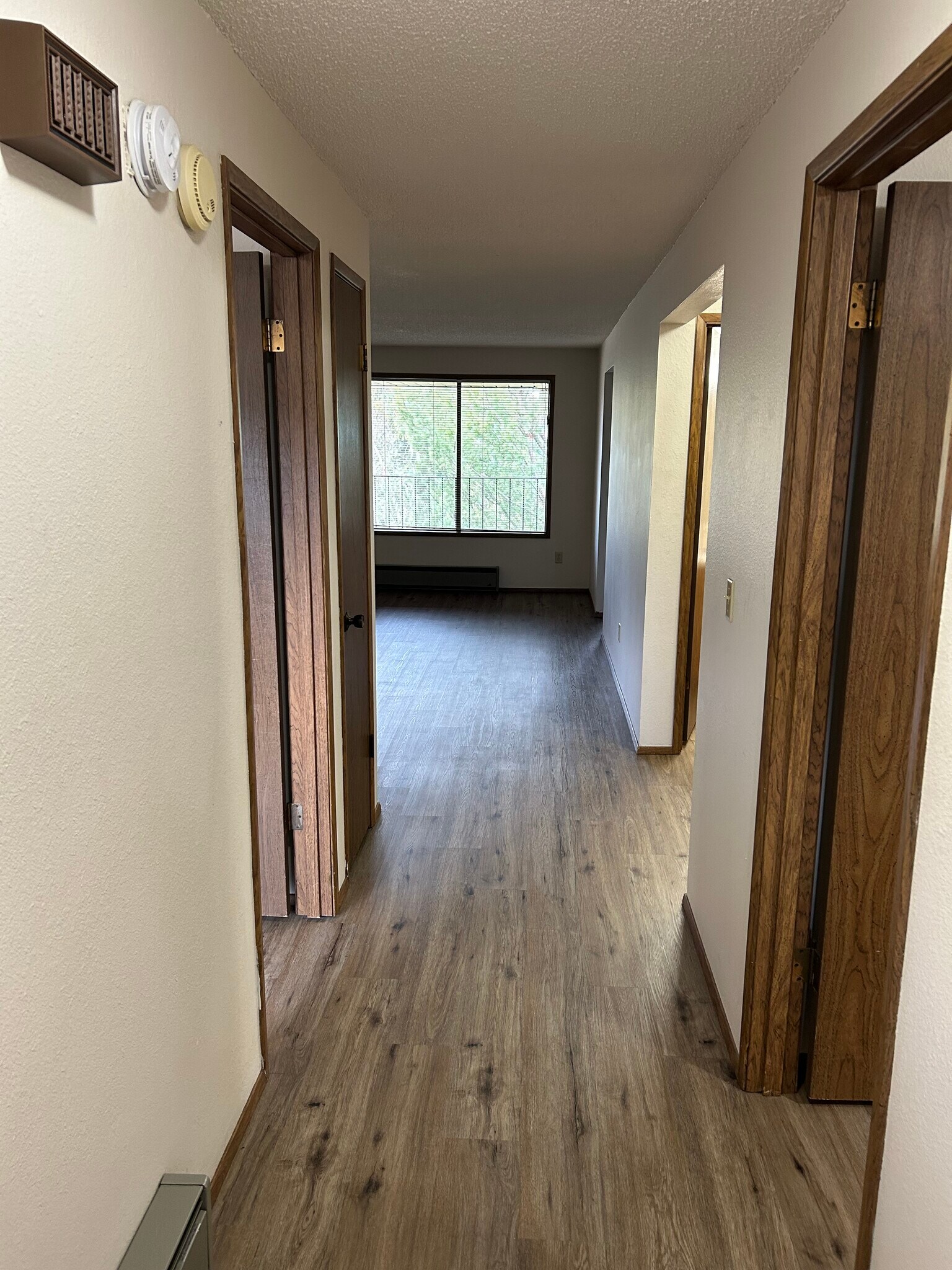 Building Photo - 107 La Villa Dr