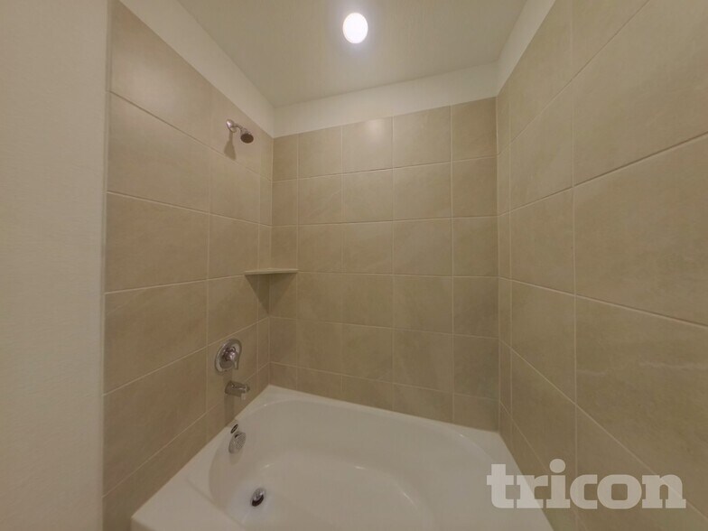 Building Photo - 3329 Turkey Trot Ln