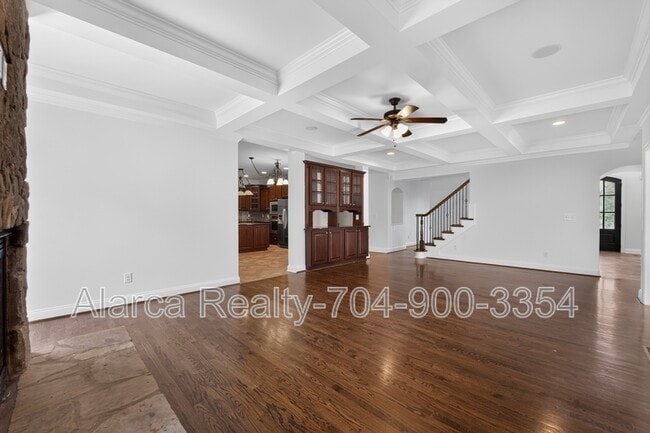 Building Photo - 2718 Old Course Road