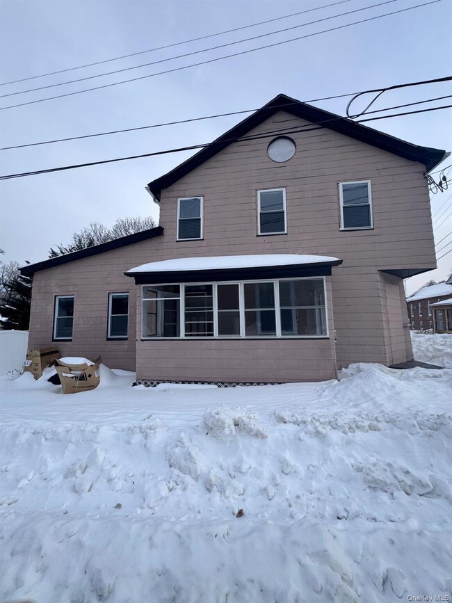 Building Photo - 20 Sycamore St