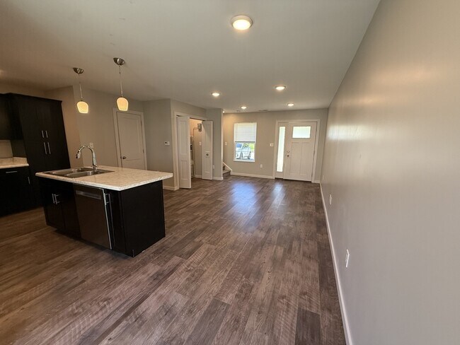 Building Photo - 209 Terrace Dr