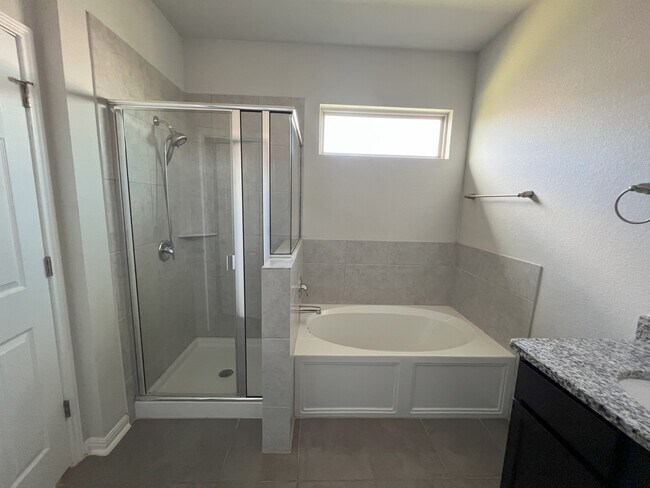 Building Photo - 917 Durness Dr