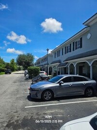Building Photo - 1109 Colonial Palms Way
