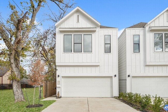 Building Photo - 3417 Tuam St