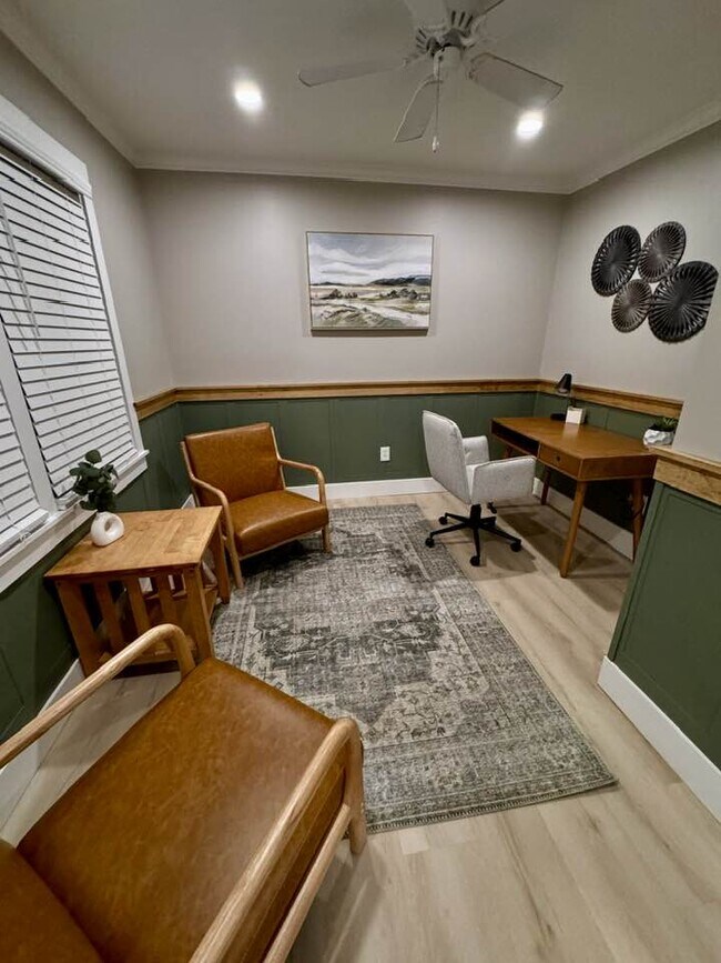 Building Photo - 103 Poinsettia Dr