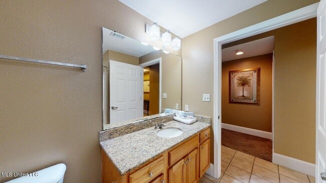 Building Photo - 2228 Beach Dr