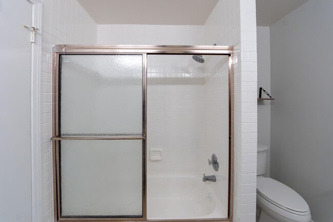 Building Photo - 46105 W Seven Mile Rd