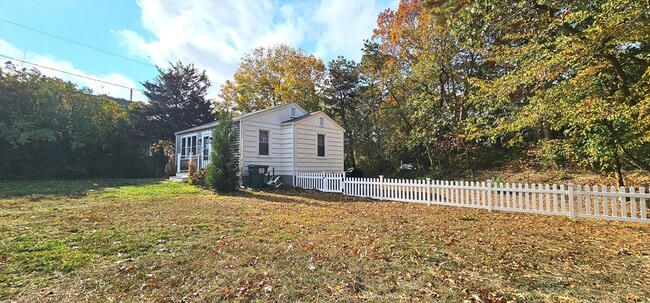 Building Photo - 93 Ploughed Neck Rd