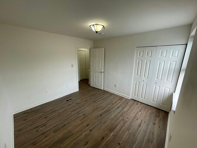 Building Photo - 3517 Briel St