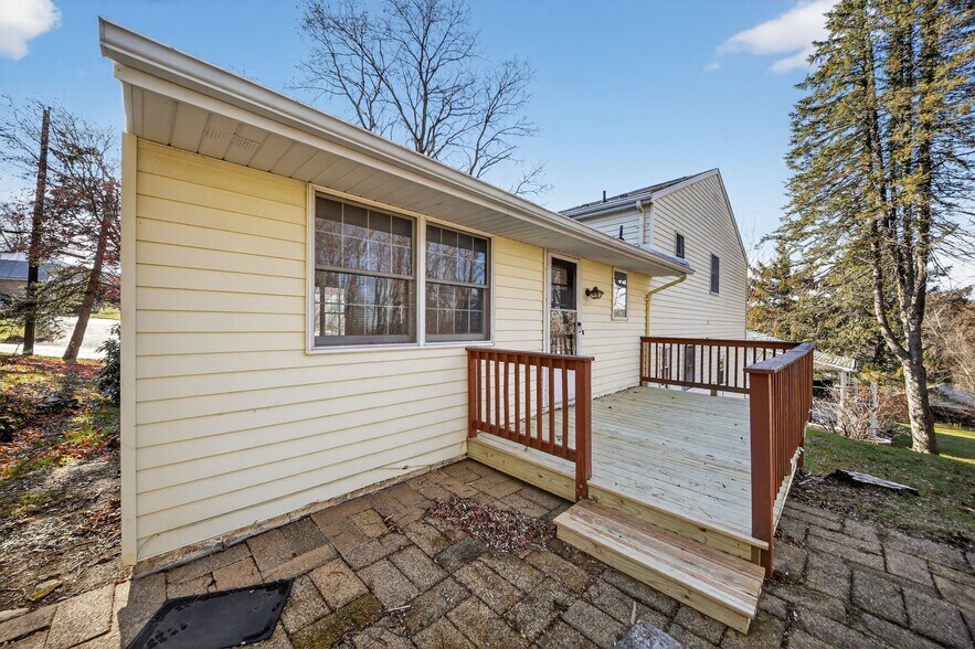 Building Photo - 203 Sumner Ave