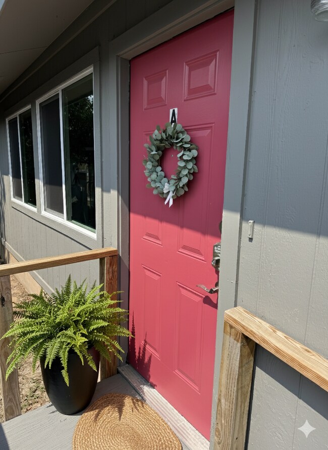 Building Photo - 955_4 Little C-Homes 5, LLC