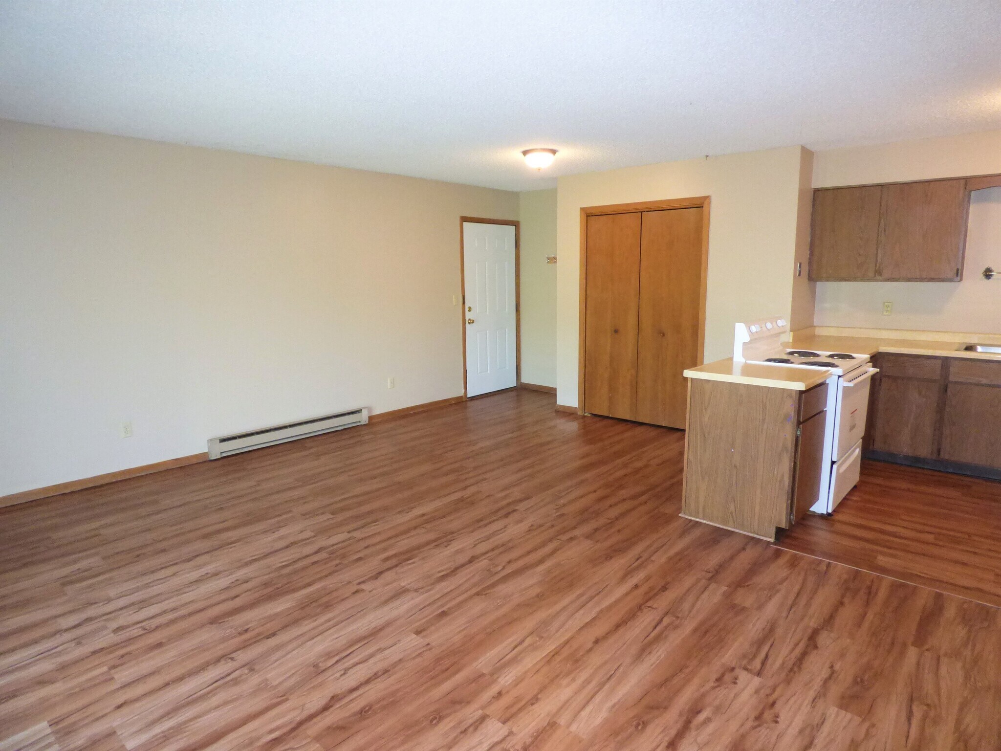 Building Photo - 2604 4th Ave NE