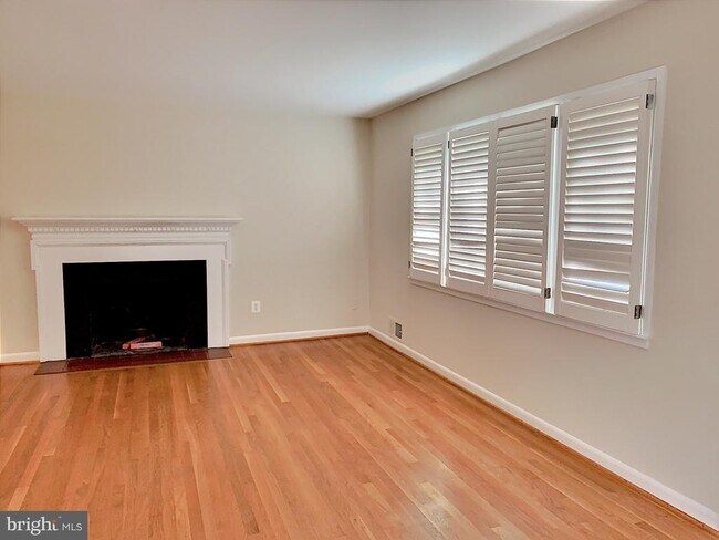 Building Photo - 1103 Carper St