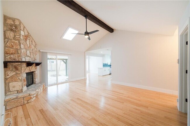 Building Photo - 2515 Berkett Dr