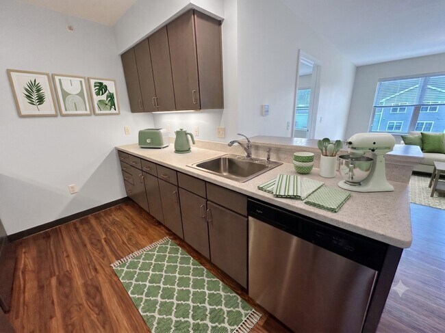 Building Photo - 15 E Ridge Dr
