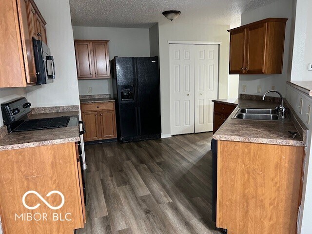 Building Photo - 912 Saraina Rd