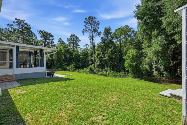 Building Photo - "Charming Pet Friendly 4-Bed Oasis in South Crestview with $500.00 Off First Full Months Rent!"