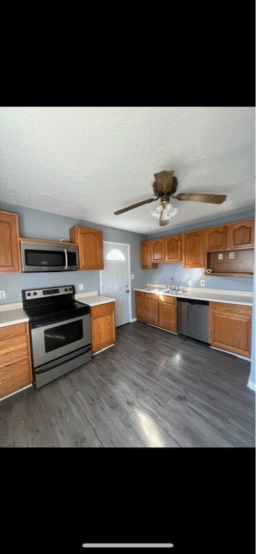 Building Photo - 511 N Sherwood Ave