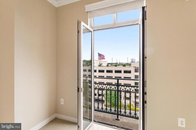 Building Photo - 155 Potomac Passage