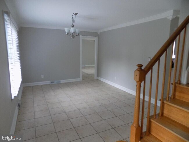 Building Photo - 313 Glenville Rd