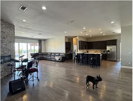 Building Photo - 9653 Denhart Ave