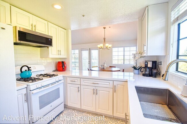 Building Photo - 16430 Avenida Venusto