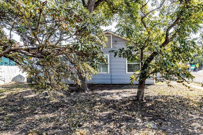 Building Photo - 116 Naylor St