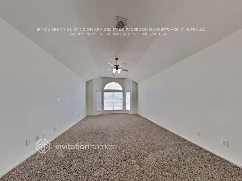 Building Photo - 18 Mira Loma Dr