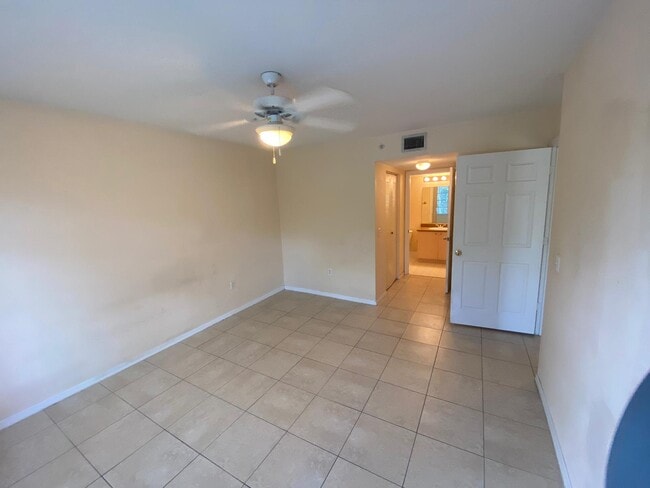 Building Photo - 4211 San Marino Blvd