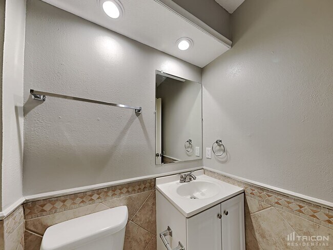 Building Photo - 25568 Dogwood Ln