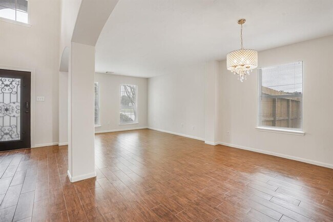 Building Photo - 403 Mystic Glen Loop