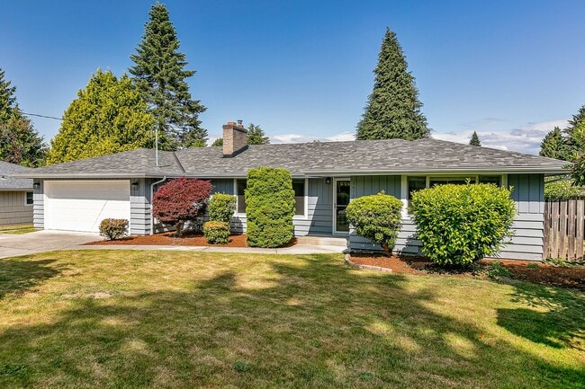 Building Photo - Freshly Remodeled Burien Rambler