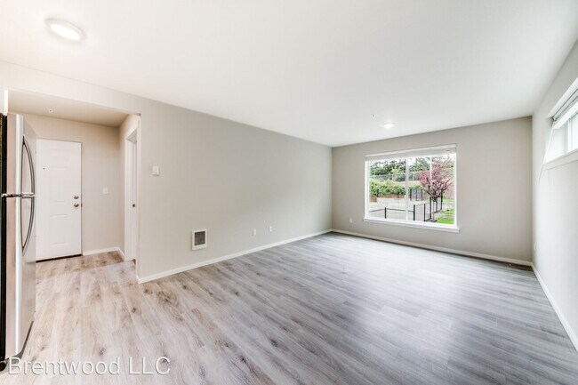 Building Photo - 2515 S 48th St