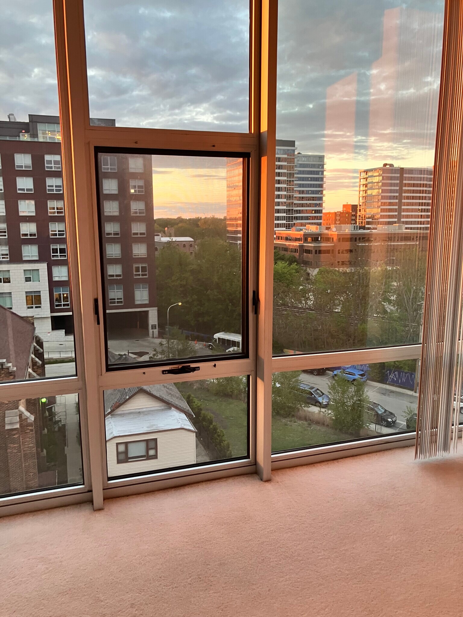 Building Photo - 1740 Oak Ave