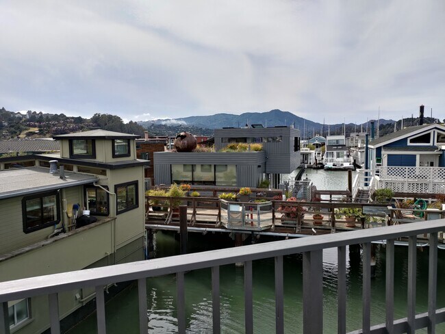 Building Photo - 12 A Dock