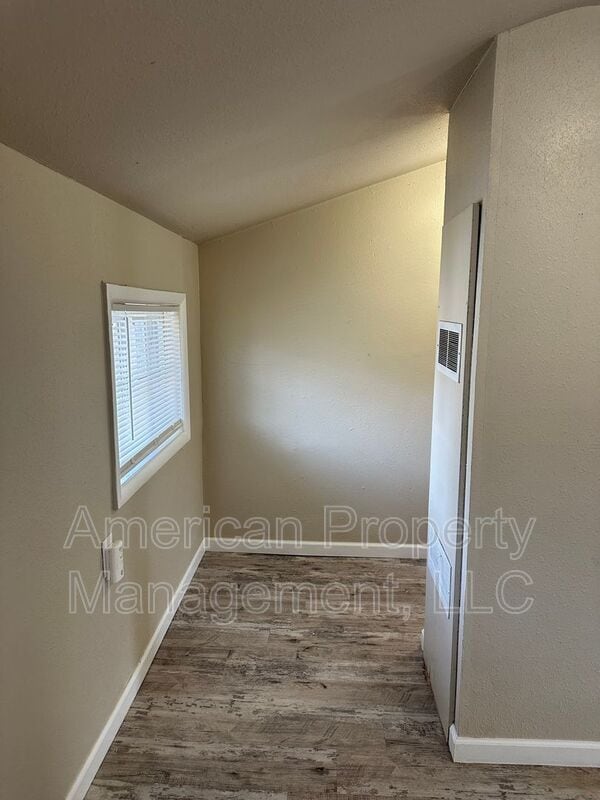 Building Photo - 3605 1/2 E 16th St-