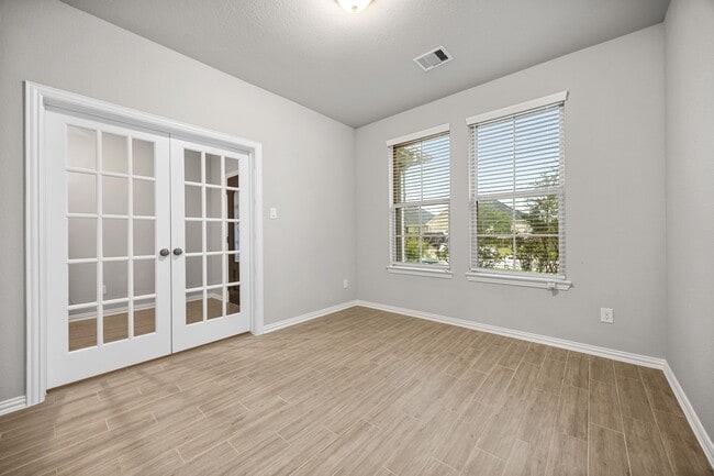 Building Photo - 8218 Delta Down Dr