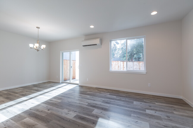 Living Room - 16009 NE 30th St