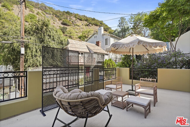 Building Photo - 9842 Portola Dr