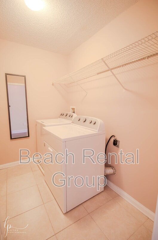 Building Photo - 3774 Hitchcock Way