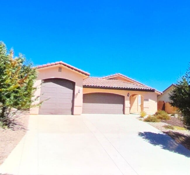 Building Photo - 3540 Lakeside Village Dr