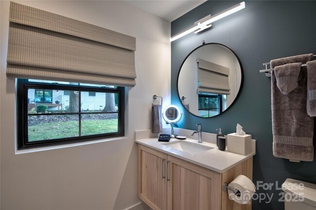 Building Photo - 3945 Rockfern Rd