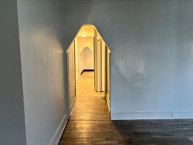 Building Photo - 4008 Ardmore Ave